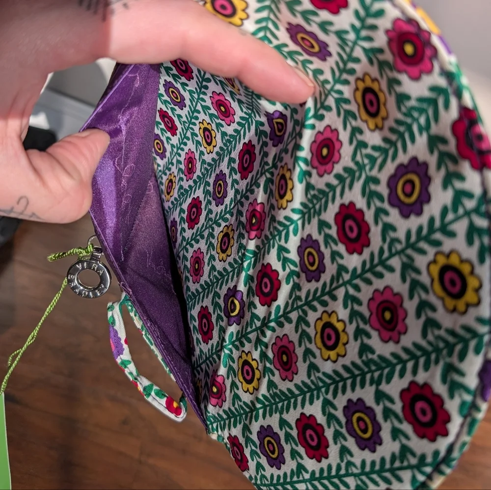 NWT Vera Bradley Travel Envelope | Viva La Vera Pattern - Picture 3 of 5